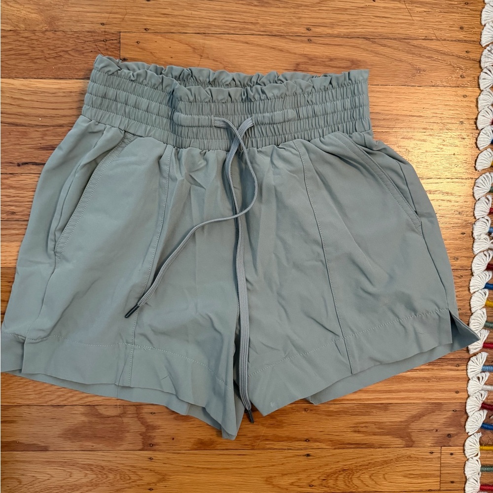 Abercrombie and Fitch Traveler shorts